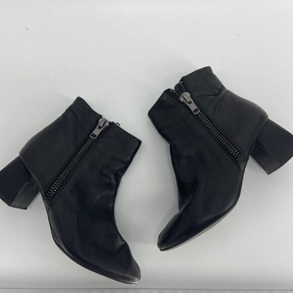 Intentionally Blank Fit Black Leather Geometric Chunky Heel Ankle Boot Womens 38 - Picture 2 of 10